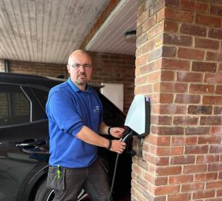 EV Charger Electricians: Finding the Right Team for Your Home Installation