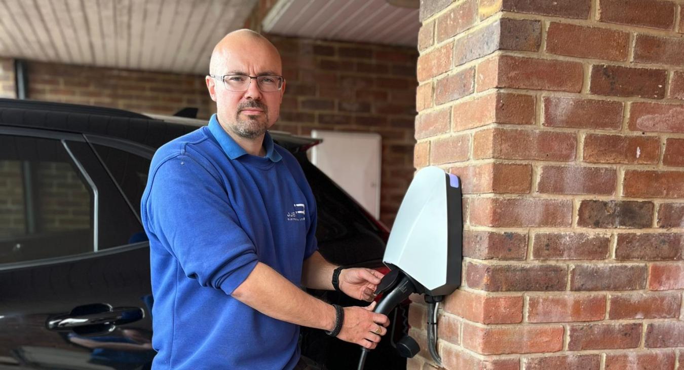 EV Charger Electricians: Finding the Right Team for Your Home Installation